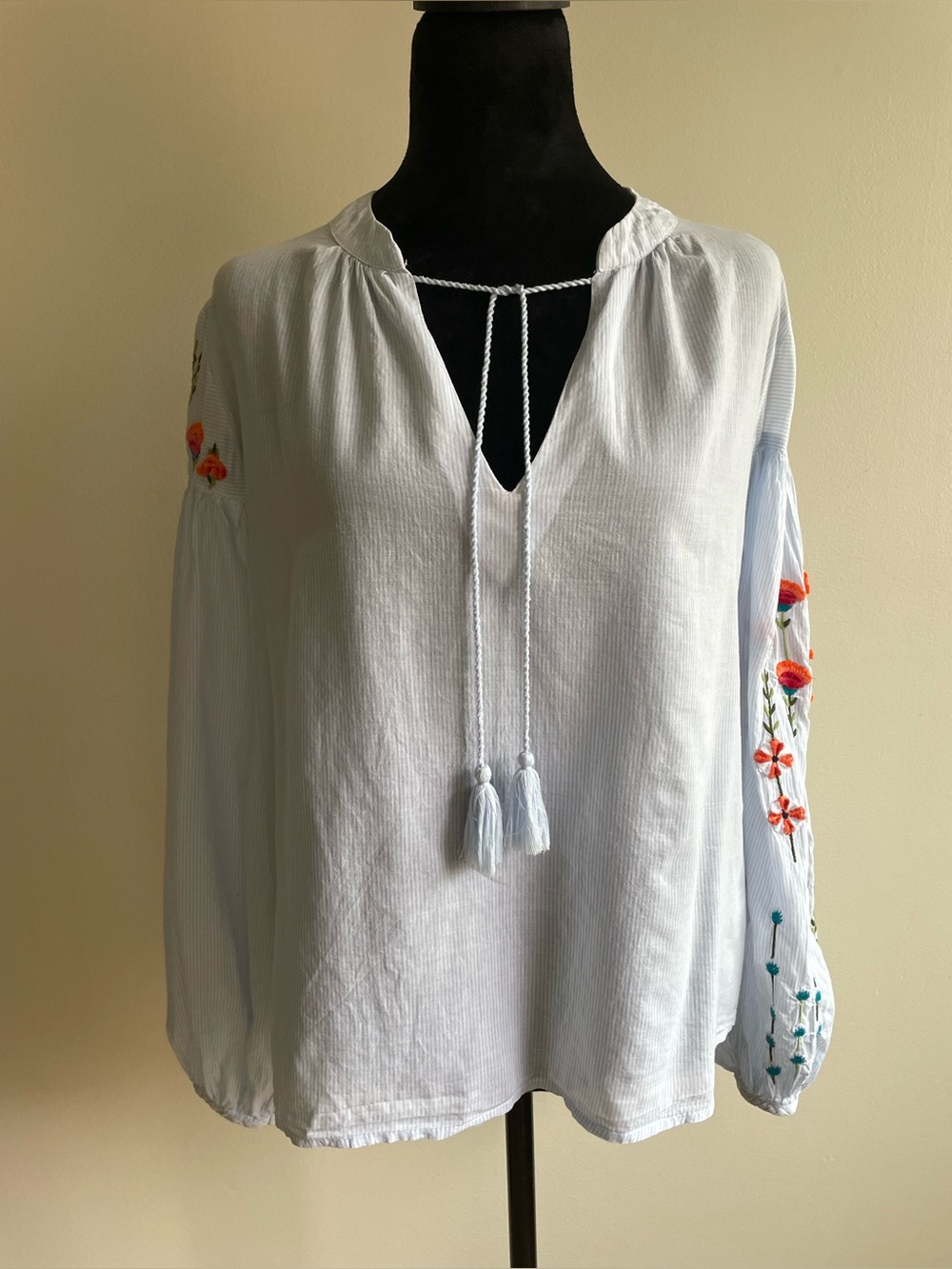 H&M L.O.G.G. Embroidered Boho Peasant Blouse Balloon Sleeve White US 4